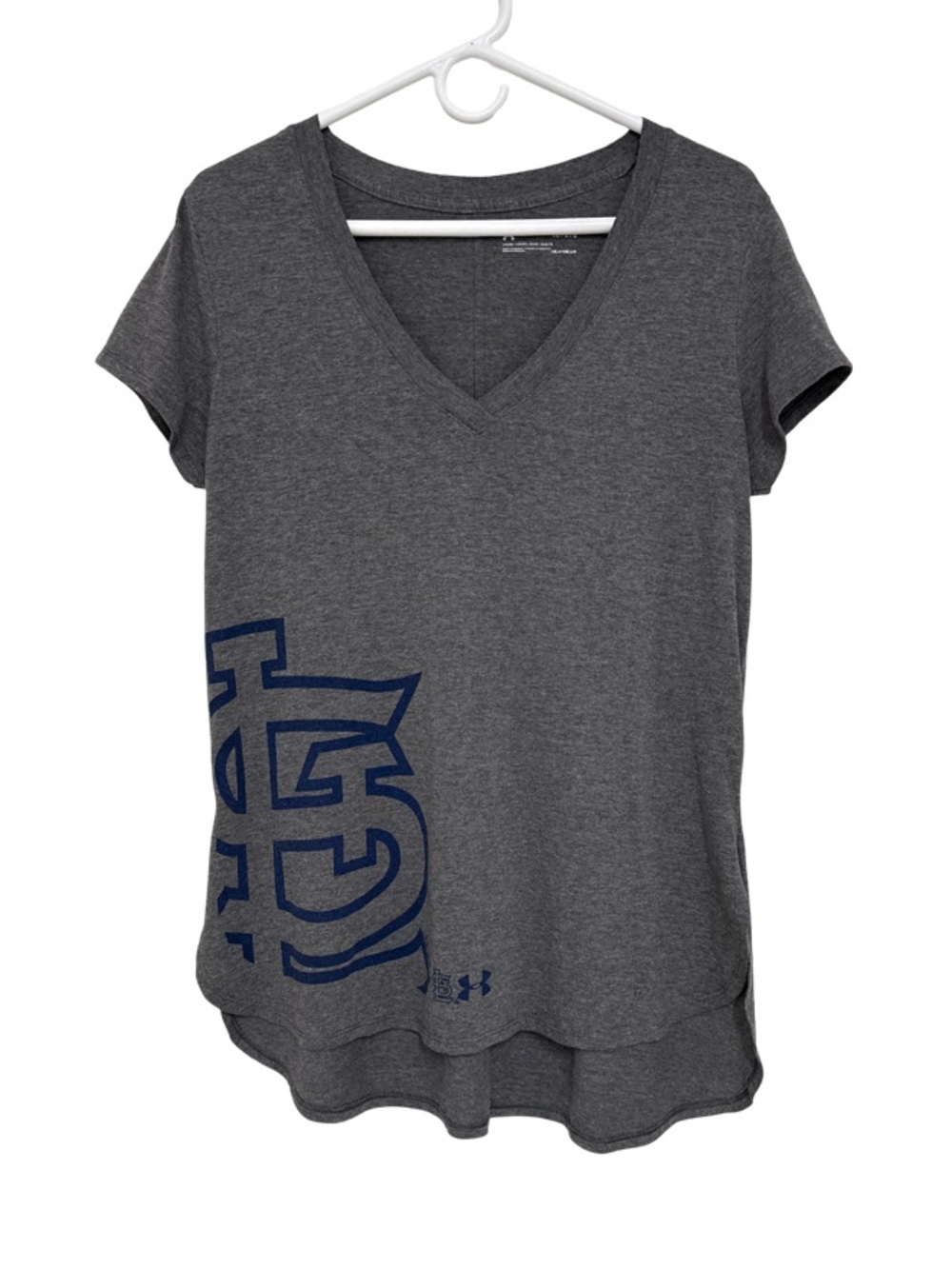 Under Armour “St.Louis Cardinals”  Baseball V-Neck Top Women’s Large Gray